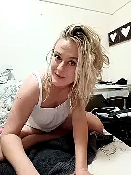 Vintasia from StripChat is Freechat