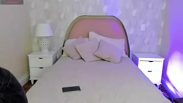 violeta_walton from StripChat is Freechat