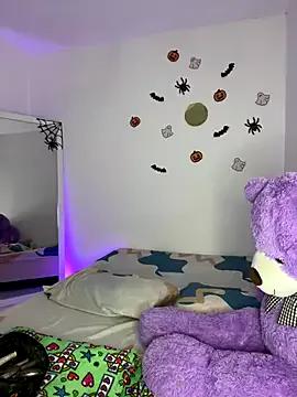 ViolettaMiller_ from StripChat is Freechat