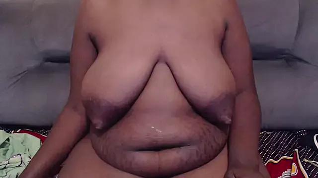 wealthypearl from StripChat is Freechat