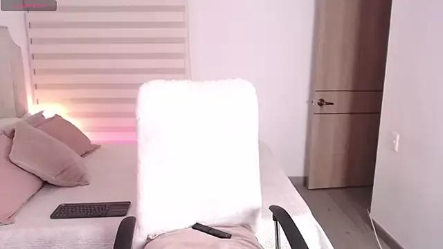 Whoareubabygirl from StripChat is Freechat