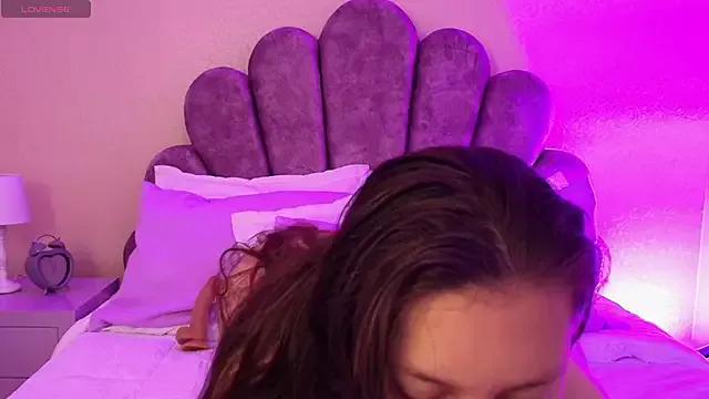 Widny_Beaumont from StripChat is Freechat