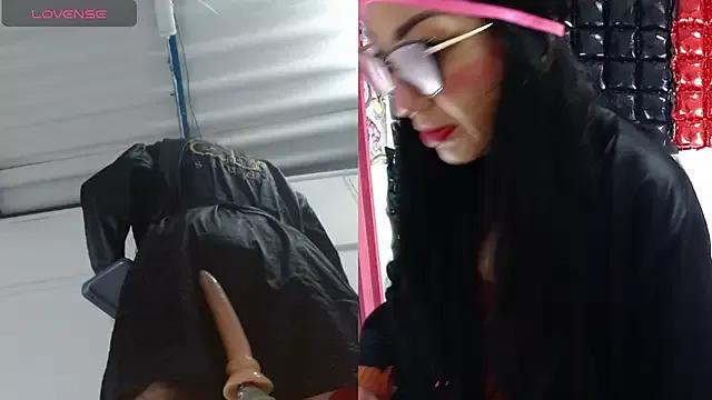 wildblackhair_1 from StripChat is Freechat