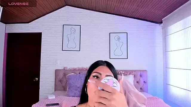 Willow_keene from StripChat is Freechat