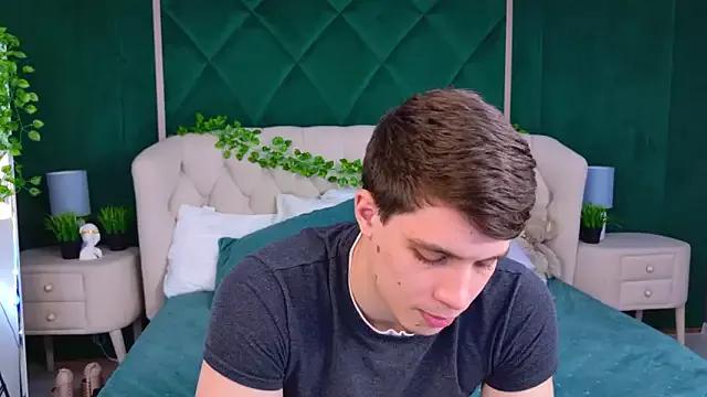 Willy_Morris from StripChat is Freechat