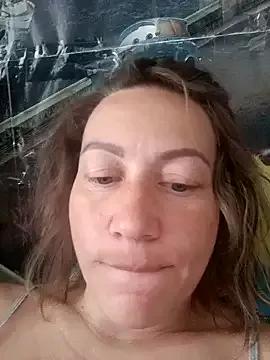wLESLYMOSw from StripChat is Freechat