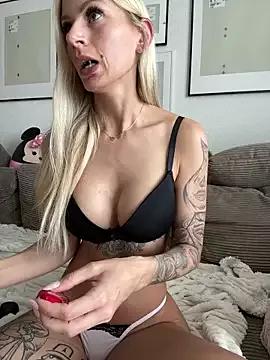 X_JamieLove_X from StripChat is Freechat