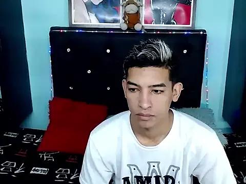 x_oliver_x from StripChat is Freechat