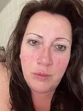 xsexycurvymilf from StripChat is Freechat