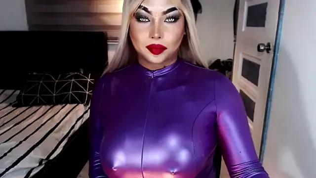 xTrixieMae from StripChat is Freechat