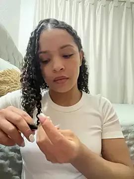 Yasmin777_ from StripChat is Freechat