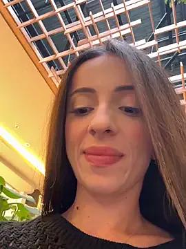 Photos of Yesmoree from StripChat is Freechat