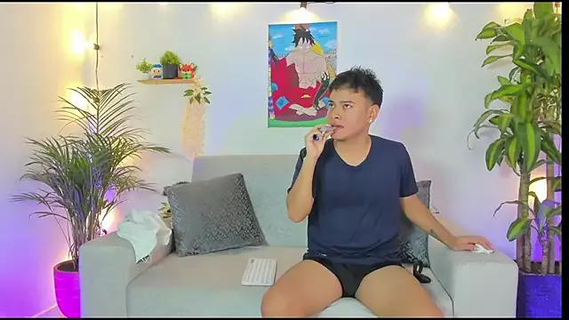 Young_Ben from StripChat is Freechat