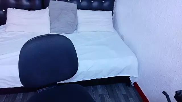 Your_little_slutt from StripChat is Freechat