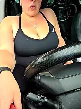 YouraraBellaXX from StripChat is Freechat