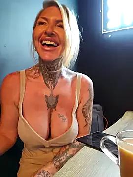 YourMommyBlair from StripChat is Freechat