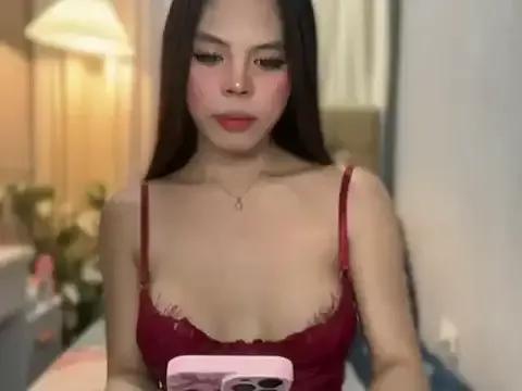 yoursweetreina from StripChat is Freechat