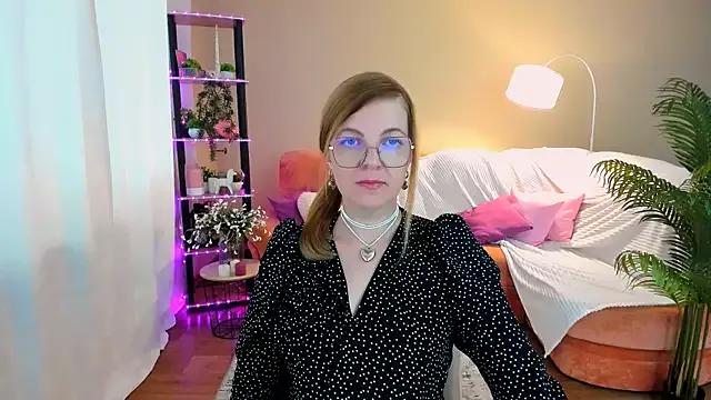 YourUniverser from StripChat is Freechat