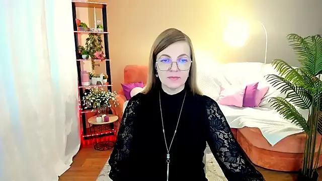 YourUniverser from StripChat is Freechat