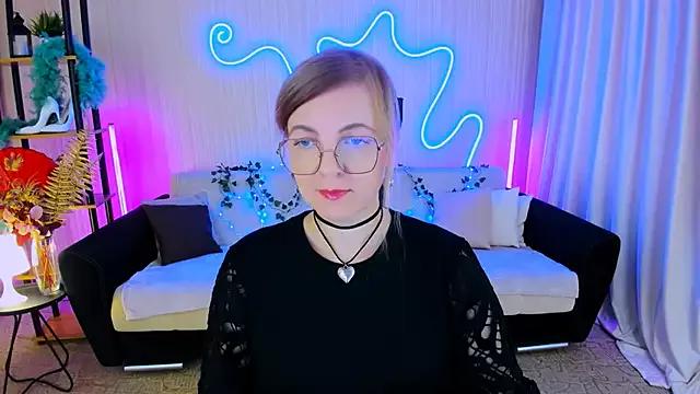 YourUniverser from StripChat is Freechat