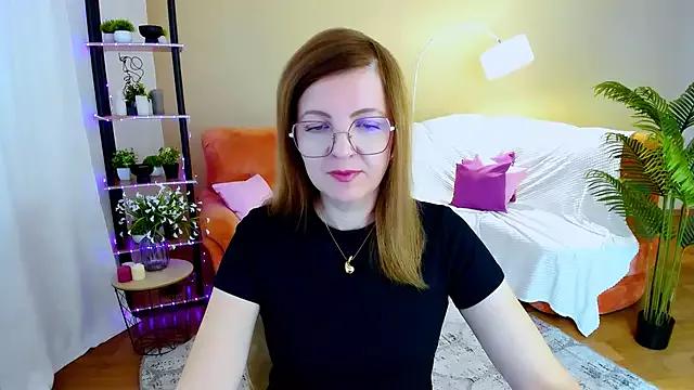 YourUniverser from StripChat is Freechat