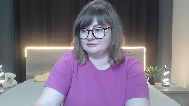 ZannaDreil from StripChat is Freechat