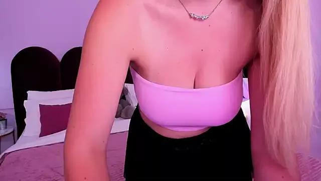 Entertain your itch for girls livestreamers with our collection of stunning models, skilled in the art of temptation and delight.