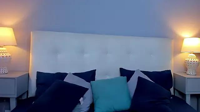 ZarahFoxx from StripChat is Freechat