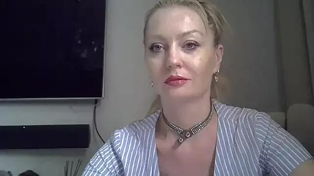 ZarinaSwift from StripChat is Freechat