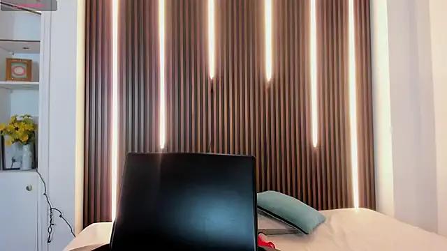 Zoe-stonee from StripChat is Freechat