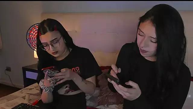 Zowi_Hottiee from StripChat is Freechat
