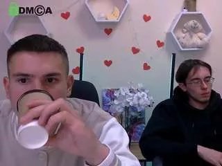 leo-lust on CamSoda