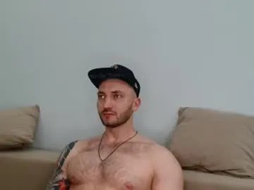_muscle_arti_ on Chaturbate