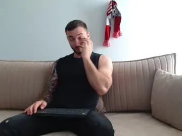 _muscle_arti_ on Chaturbate