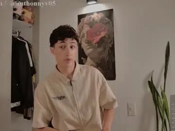 anthonny_05 on Chaturbate