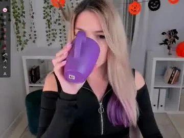 ashley_swan on Chaturbate