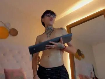 b3k_afrodict on Chaturbate