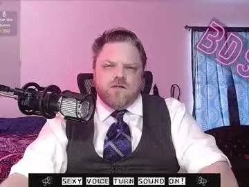 bi_master_mack on Chaturbate