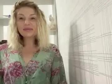 blondie_xoxoxo — Hi I am new here...dont be rude please Goal: Bra strap tease + moan  [38 tokens remaining] #new #shy #nonude #milf #natural