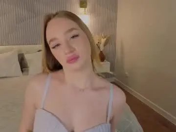 daralex_ — GOAL: hand bra [55 tokens remaining] Welcome to my room! #teen #bigass #curvy #nonude #new