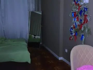 darlina_ryan — Flash my pussy   :  #bigass #Squirt #anal #lovense #new  [143 tokens remaining]