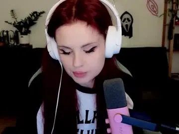 dellacrush_ on Chaturbate