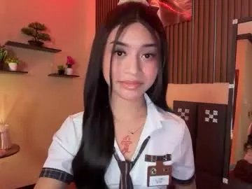 devine_goddessx on Chaturbate