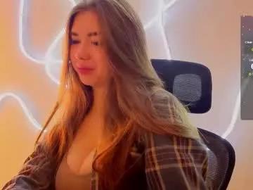 evapuff — GOAL: sexy teasing dance [111 tokens remaining] friday coming #bigboobs #curvy #lovense #tease #young