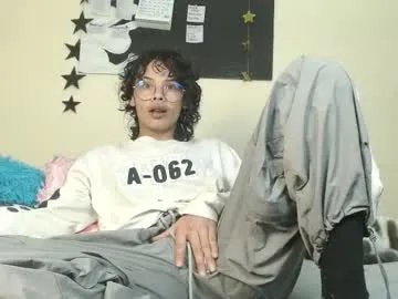 fenixmfx — GOAL: Rub Tdick [222 tokens remaining] Support my moving! Any tip counts! #ftm #bigclit #hairy #bush #nonbinary