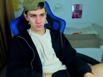 frank_mooree — HEY GUYS ! / CUMSHOW  #young #bigcock #findom #twink #master [1500 tokens remaining]