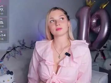 hidden_charm on Chaturbate