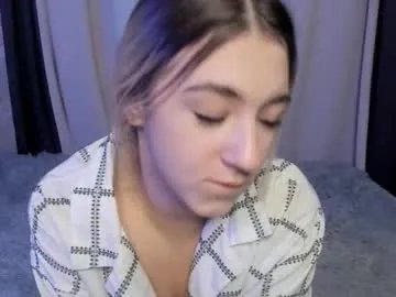 kiki_bloom on Chaturbate 