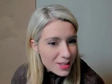 kimilee22 — Welcome <3 Tip if you like it - Goal:  Last tipper gets 5 Videos #german #lovense #english #cozy #blonde #gamergirl  [264 tokens left]