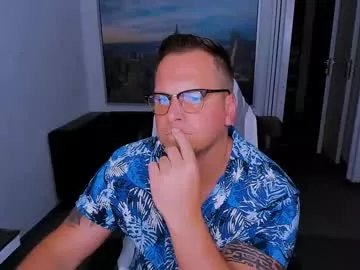 leoboyf4f on Chaturbate